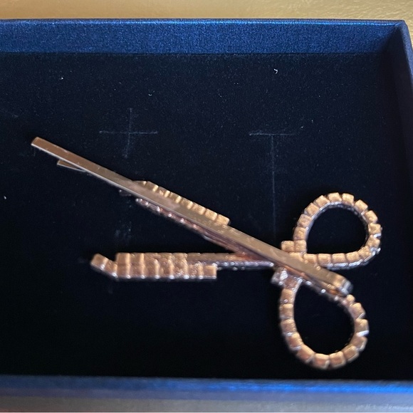 Crystal rhinestones scissors hair accessories. Gold. New in box - Picture 3 of 6